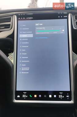 Лифтбек Tesla Model S 2015 в 