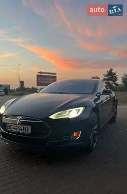 Лифтбек Tesla Model S 2014 в Львове