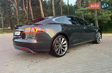 Лифтбек Tesla Model S 2014 в 