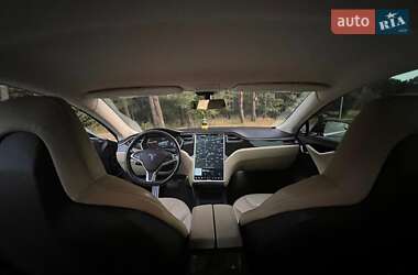 Лифтбек Tesla Model S 2014 в 