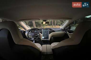 Лифтбек Tesla Model S 2014 в Львове