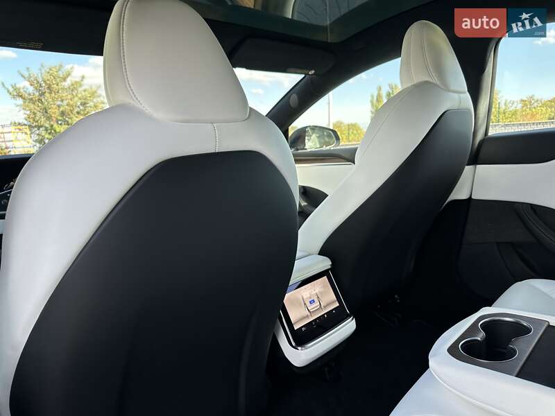 Лифтбек Tesla Model S 2021 в Одессе
