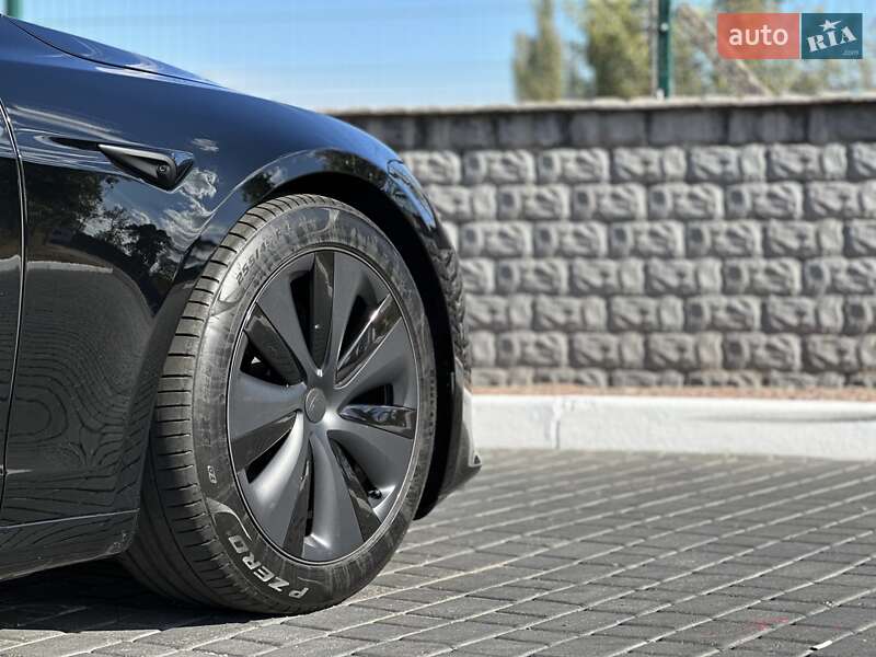 Лифтбек Tesla Model S 2021 в Одессе