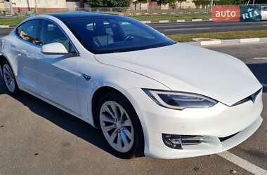 Лифтбек Tesla Model S 2017 в 