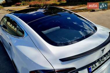 Лифтбек Tesla Model S 2017 в 