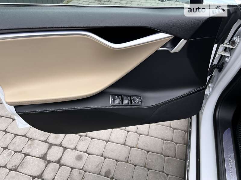 Ліфтбек Tesla Model S 2015 в Івано-Франківську фото 20 Ліфтбек Tesla Model S 2015 в Івано-Франківську