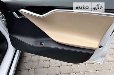 Лифтбек Tesla Model S 2015 в Ивано-Франковске