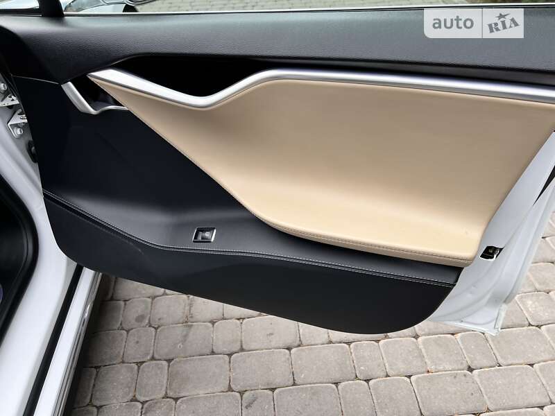 Ліфтбек Tesla Model S 2015 в Івано-Франківську фото 24 Ліфтбек Tesla Model S 2015 в Івано-Франківську
