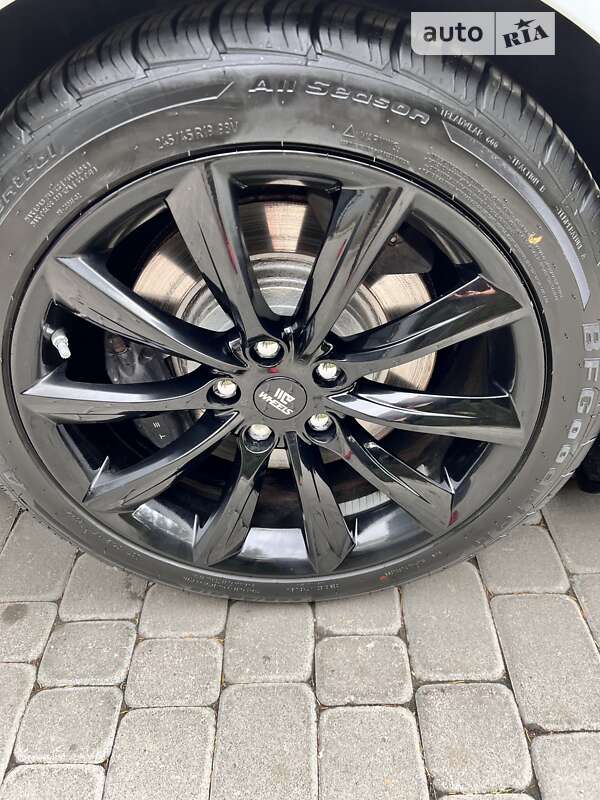 Ліфтбек Tesla Model S 2015 в Івано-Франківську фото 33 Ліфтбек Tesla Model S 2015 в Івано-Франківську