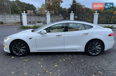 Лифтбек Tesla Model S 2017 в Виннице