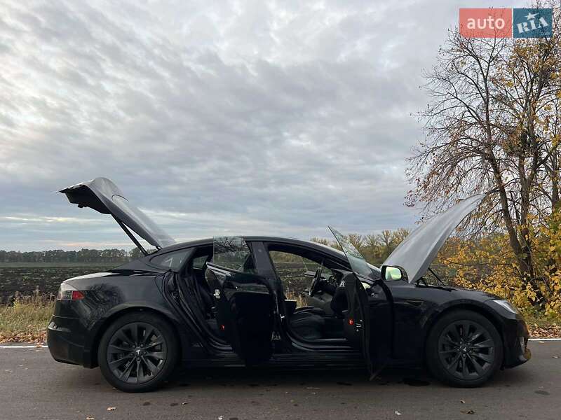 Ліфтбек Tesla Model S 2018 в Києві