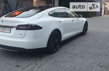 Ліфтбек Tesla Model S 2015 в Івано-Франківську