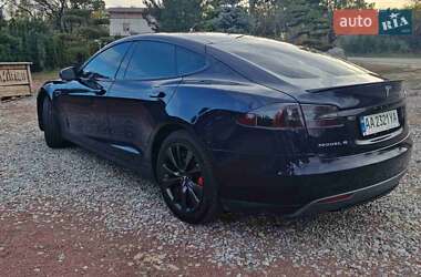 Лифтбек Tesla Model S 2014 в 