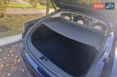 Лифтбек Tesla Model S 2014 в 