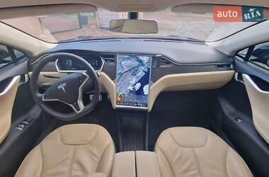 Лифтбек Tesla Model S 2014 в 