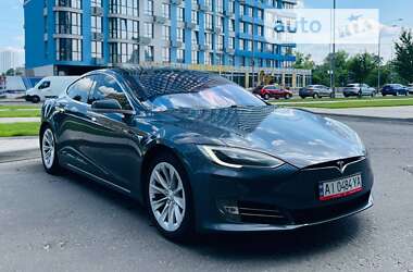 Лифтбек Tesla Model S 2017 в Ирпене