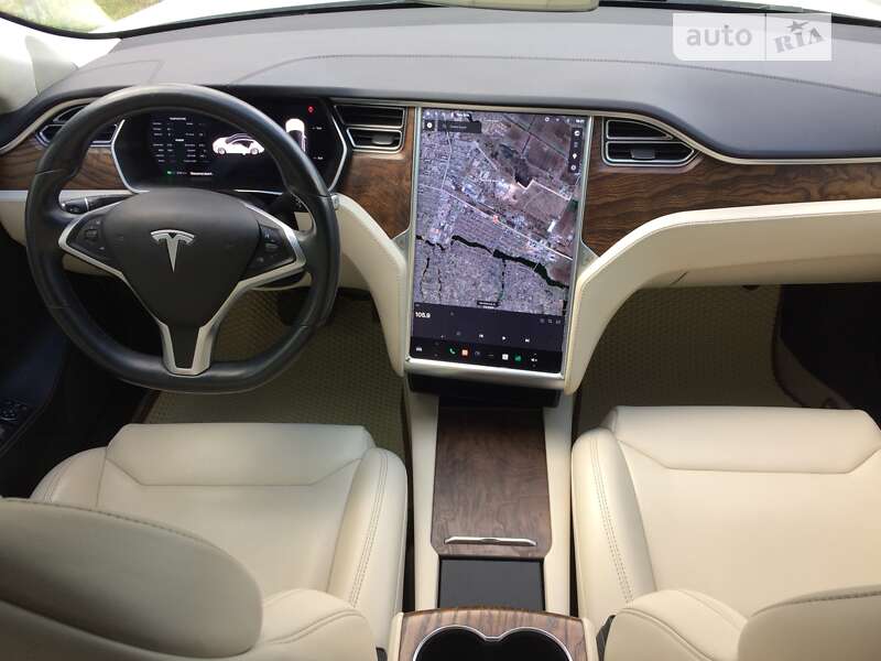 Ліфтбек Tesla Model S 2017 в Вінниці