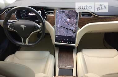 Лифтбек Tesla Model S 2017 в 