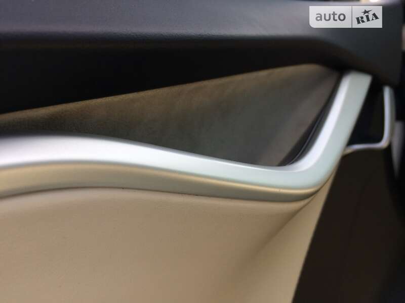 Ліфтбек Tesla Model S 2017 в Вінниці