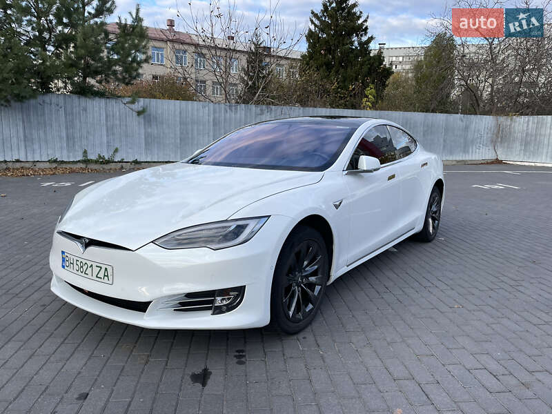 Tesla Model S 2018