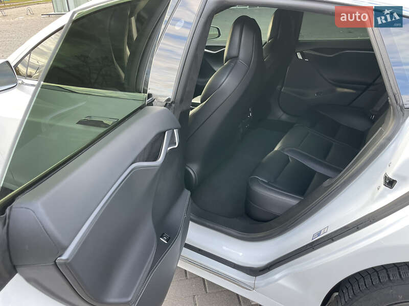 Лифтбек Tesla Model S 2018 в Харькове