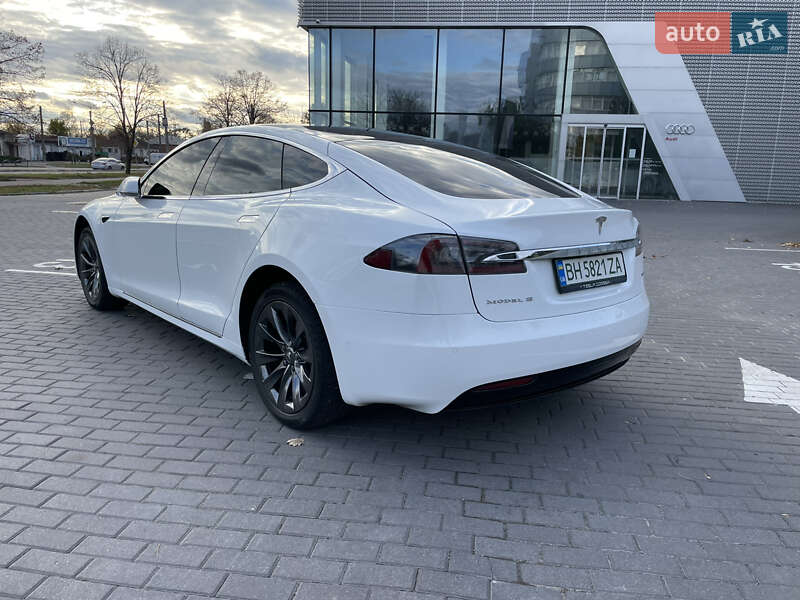 Лифтбек Tesla Model S 2018 в Харькове