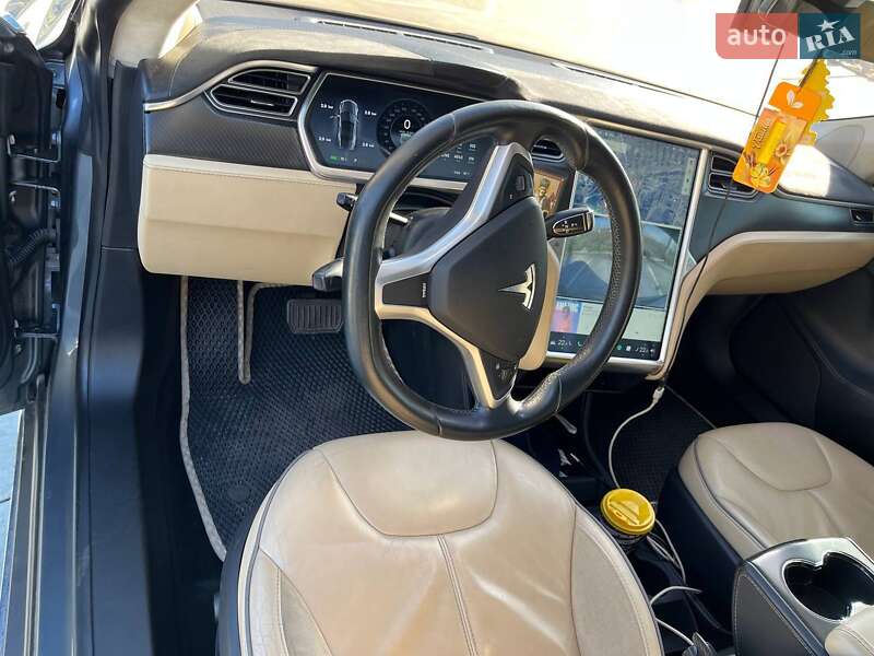 Лифтбек Tesla Model S 2013 в Синельниково