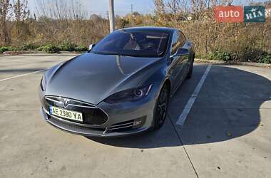 Лифтбек Tesla Model S 2013 в Синельниково