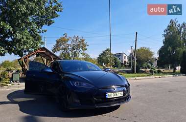 Ліфтбек Tesla Model S 2014 в Береговому
