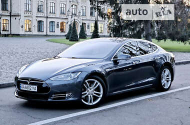 Лифтбек Tesla Model S 2015 в Киеве