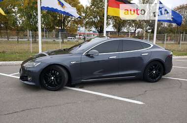 Лифтбек Tesla Model S 2015 в Днепре