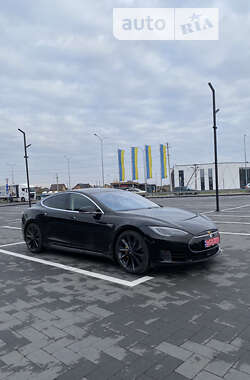 Лифтбек Tesla Model S 2015 в Луцке