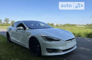 Лифтбек Tesla Model S 2016 в Киеве