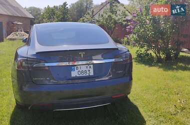 Лифтбек Tesla Model S 2015 в Полтаве