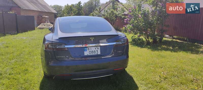 Лифтбек Tesla Model S 2015 в Полтаве