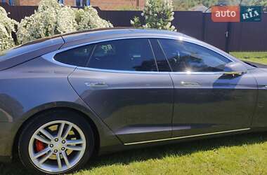Лифтбек Tesla Model S 2015 в Полтаве
