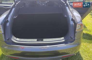 Лифтбек Tesla Model S 2015 в Полтаве