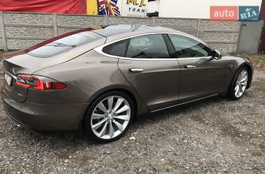 Ліфтбек Tesla Model S 2016 в Вінниці