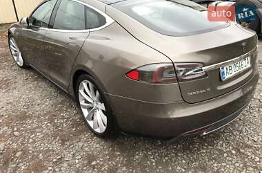 Ліфтбек Tesla Model S 2016 в Вінниці