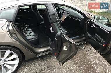 Ліфтбек Tesla Model S 2016 в Вінниці