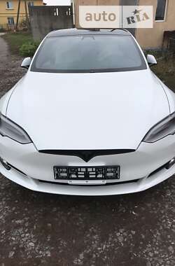 Лифтбек Tesla Model S 2019 в 