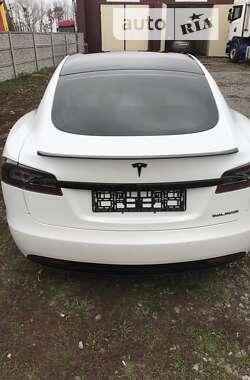 Лифтбек Tesla Model S 2019 в 