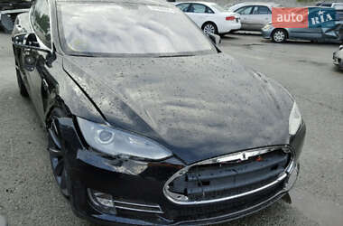 Лифтбек Tesla Model S 2013 в 