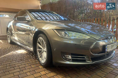 Лифтбек Tesla Model S 2016 в Берегово