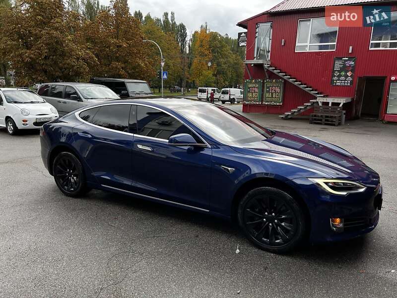 Tesla Model S 2018