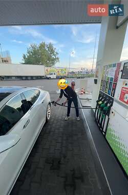 Ліфтбек Tesla Model S 2016 в Білій Церкві