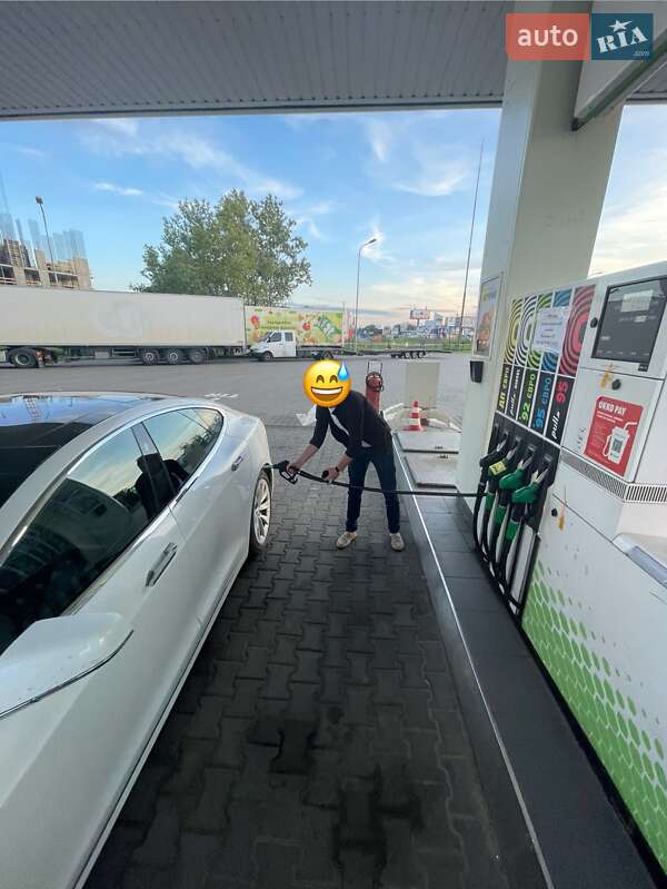 Ліфтбек Tesla Model S 2016 в Білій Церкві