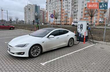 Лифтбек Tesla Model S 2016 в Белой Церкви
