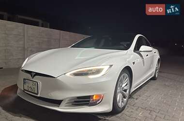Лифтбек Tesla Model S 2016 в Белой Церкви