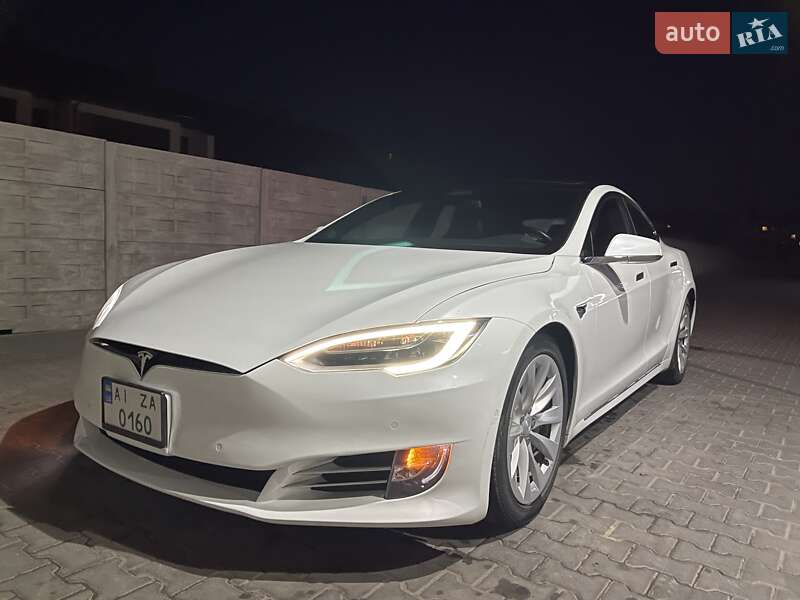 Лифтбек Tesla Model S 2016 в Белой Церкви